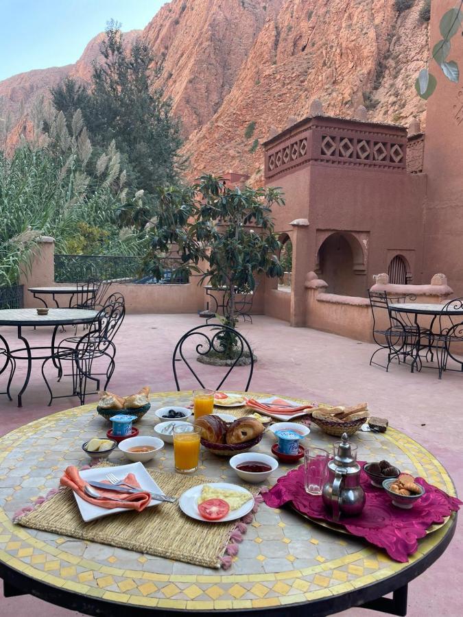 Auberge Tissadrine Akhendachou n'Ait Ouffi Bagian luar foto