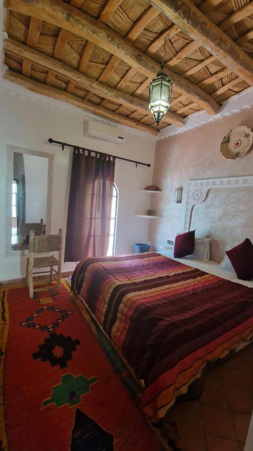 Auberge Tissadrine Akhendachou n'Ait Ouffi Bagian luar foto