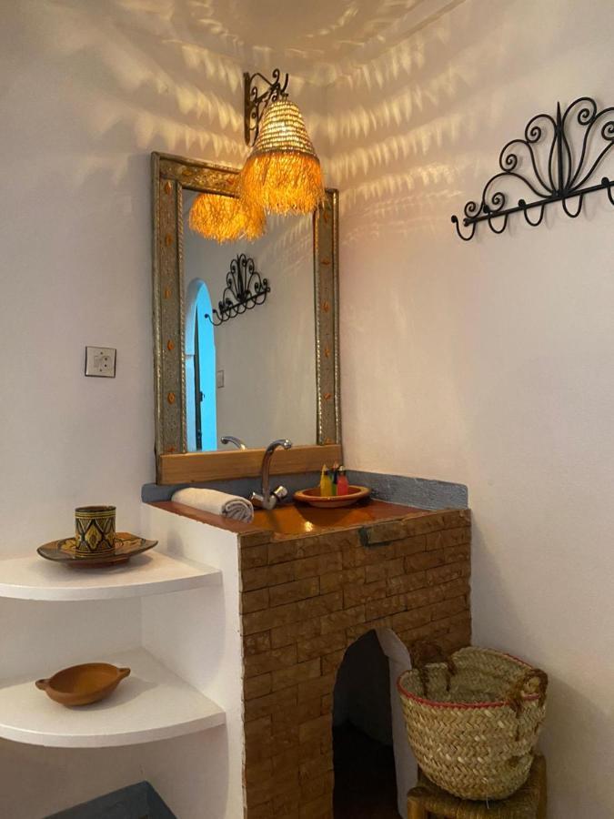 Auberge Tissadrine Akhendachou n'Ait Ouffi Bagian luar foto