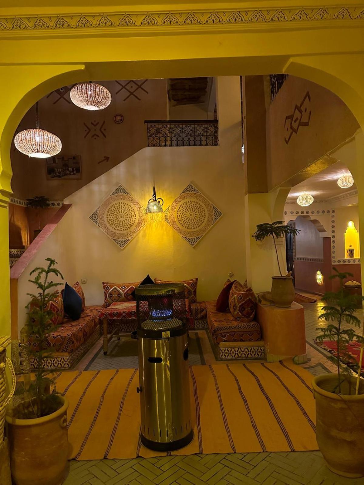 Auberge Tissadrine Akhendachou n'Ait Ouffi Bagian luar foto