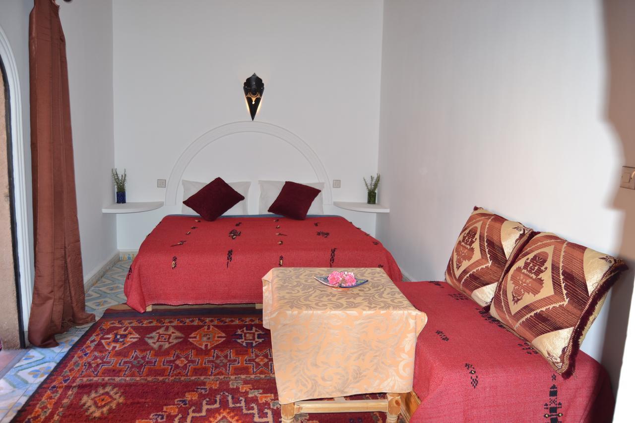 Auberge Tissadrine Akhendachou n'Ait Ouffi Bagian luar foto