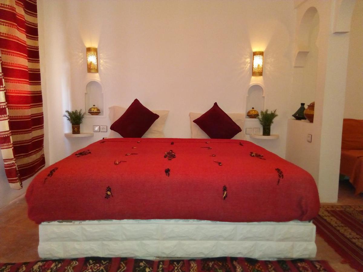 Auberge Tissadrine Akhendachou n'Ait Ouffi Bagian luar foto