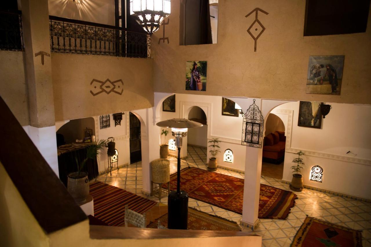Auberge Tissadrine Akhendachou n'Ait Ouffi Bagian luar foto