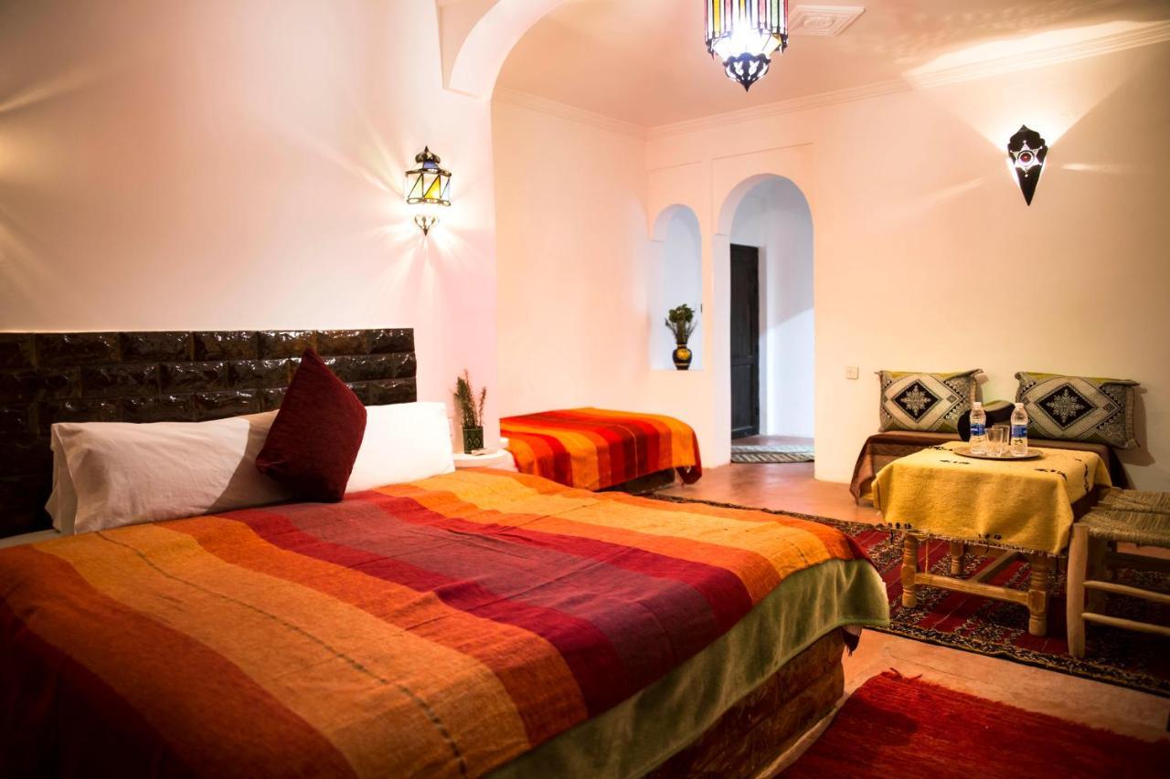 Auberge Tissadrine Akhendachou n'Ait Ouffi Bagian luar foto